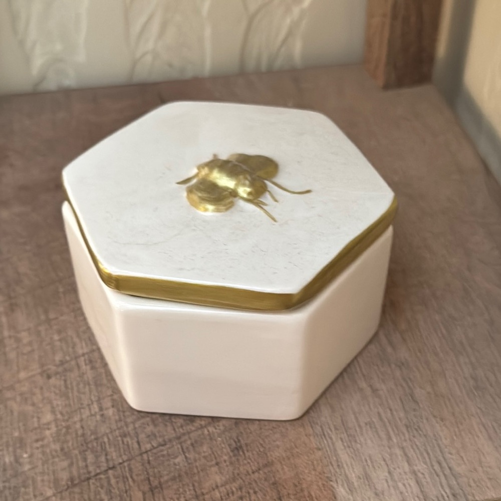 White and Gold Hexagonal Jewelry Organizer with Bee Design